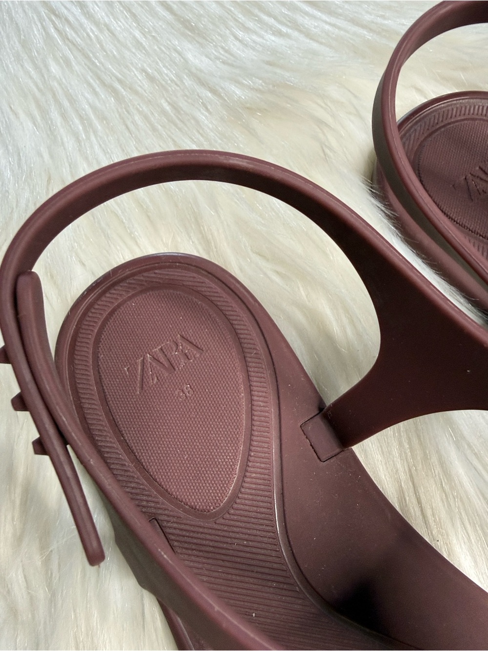 Zara Burgundy Rubber Thong Slingback Sandals - Picture 5 of 9